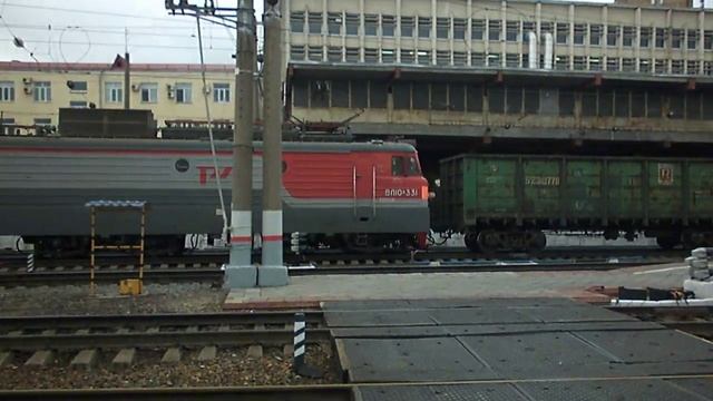 Электровозы ВЛ10У-499 и ВЛ10У-331 с грузовым поездом смотреть онлайн
