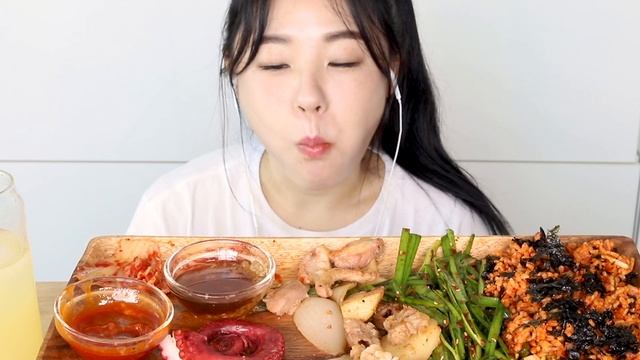 ASMR Mukbang 곱창 막창 대창 염통 통문어에 볶음밥까지 먹방 🐙 WHOLE OCTOPUS & GIBLETS SEAFOOD BOIL ऑक्टोपस たこ gurita смотреть онлайн