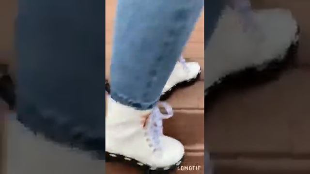 Кожаные ботинки Fendi белого цвета смотреть онлайн