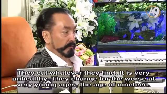 Education should not be based on useless information.! (Adnan Oktar) смотреть онлайн
