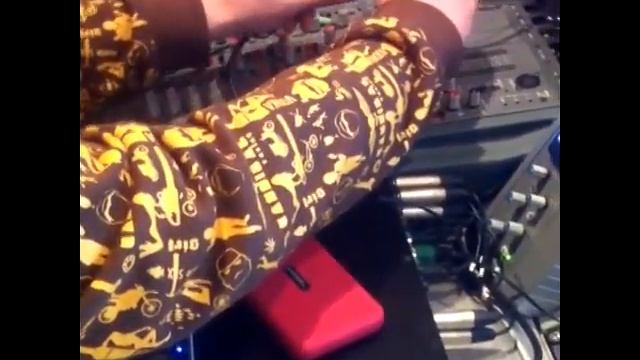 VESNA - работа в студии над новым синглом смотреть онлайн