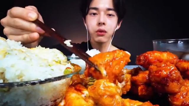 ASMR BIG BITE//АСМР//ЕДА//МУКБАНГ//ЗВУКИ ЕДЫ//КОРЕЯ// смотреть онлайн