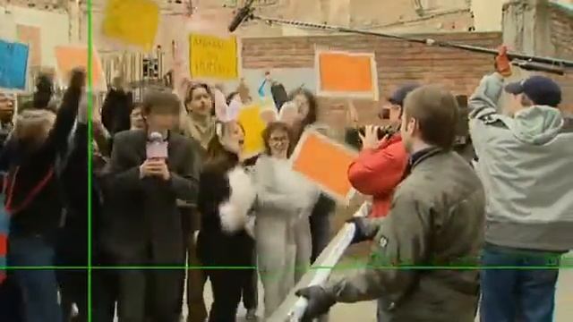 10 Extra English   Annies Protest