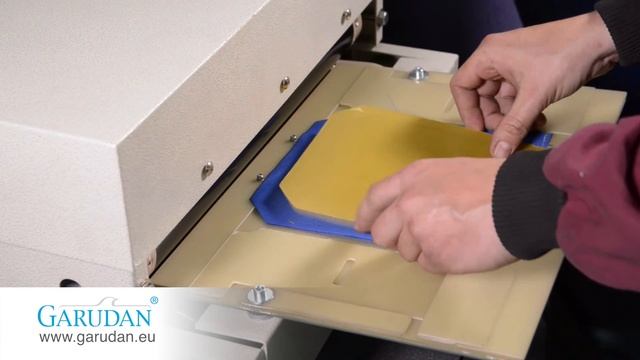 Zakladač kapes + průběžný fixační lis смотреть онлайн