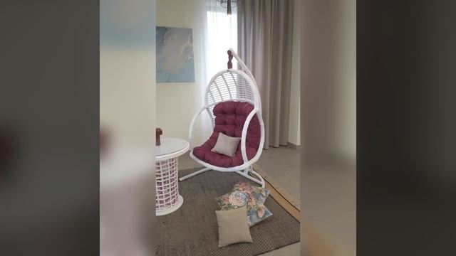 Подвесное кресло из искусственного ротанга Лучиано фабрики плетеной мебели Malacca