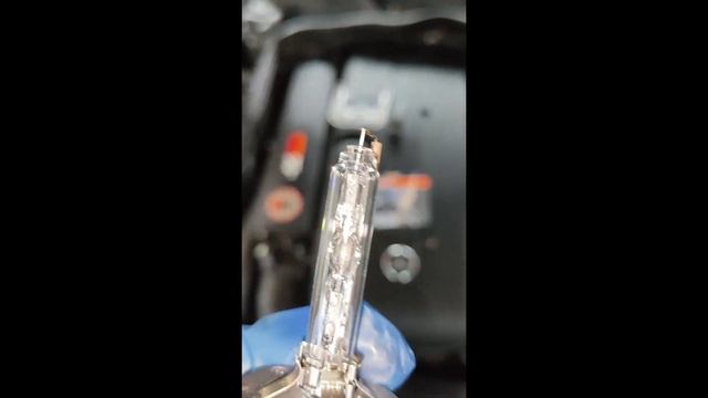 Can't see a thing at night? Xenon Headlight bulb replacement. смотреть онлайн