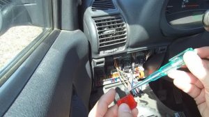 Что делать, если не работает электроусилитель руля на Ладе Калине?