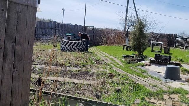 Два дома в городе и в деревне | Диверсии против нас смотреть онлайн