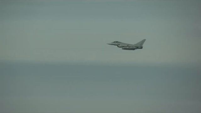 The takeoff of the Tu-160 "White Swan" strategic bomber смотреть онлайн