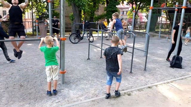 ПО ФІГУ НАМ ПАНДЕМІЯ, БЕРІТЬ ПРИКЛАД ЗІ ЛЬВОВА смотреть онлайн