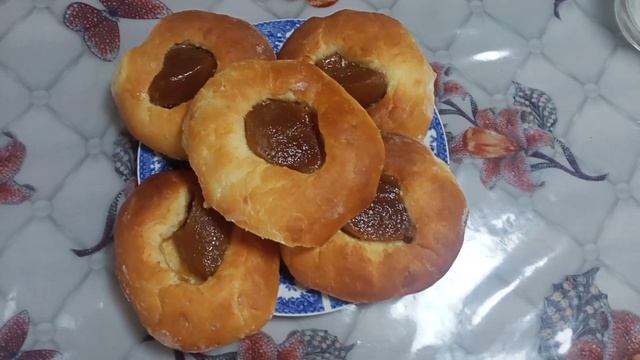 Ватрушки с повидлом. Каналу "Хозяйство Бобровых" Огромная благодарность! смотреть онлайн