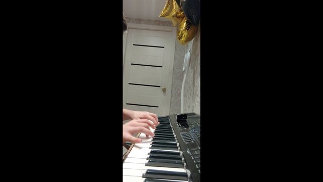 Извините пж я сделал небольшое видео, все остальное уронил телефон на клавиши фортепиано