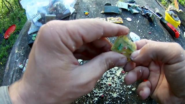 Ого сколько зелёных КМ конденсаторов, платина и палладий! Дорогие радиодетали, платы! смотреть онлайн