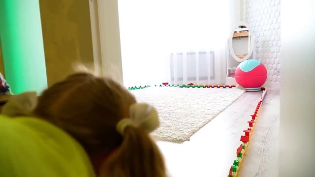 Марго мама и папа играют с лего смотреть онлайн
