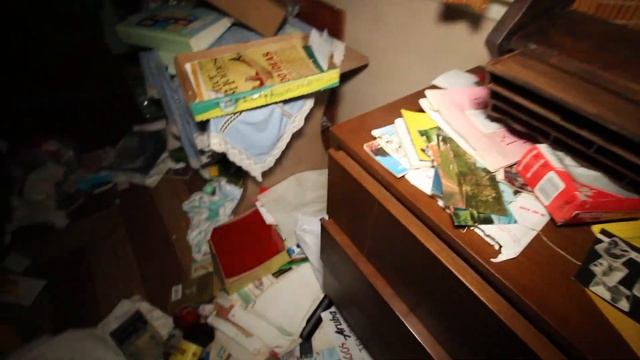 Forgotten Abandoned Time Capsule Mansion | We found a Train set room смотреть онлайн
