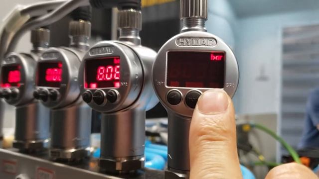 How to adjust pressure switch (Hydac_EDS 3346) смотреть онлайн