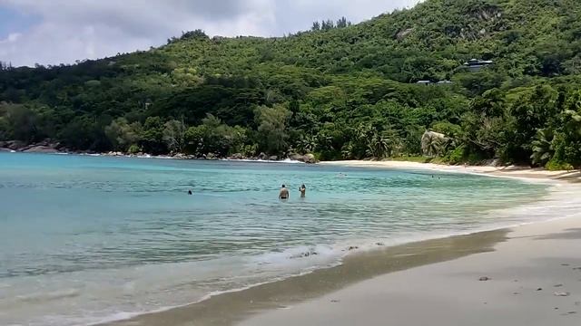 Сейшелы,на автобусе на пляж Такамака(Anse Takamaka Beach) и рыбный суп на ужин.Октябрь 2024 смотреть онлайн