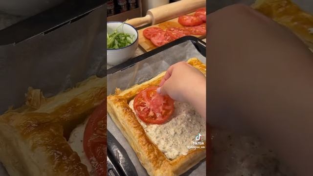 Очень вкусный пирог из соленого теста !!! смотреть онлайн