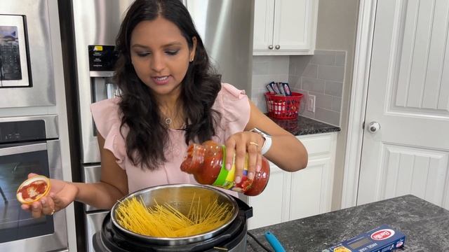 Instant Pot Spaghetti and Meatballs |One pot Spaghetti |Garlic Bread and Caesar Salad смотреть онлайн