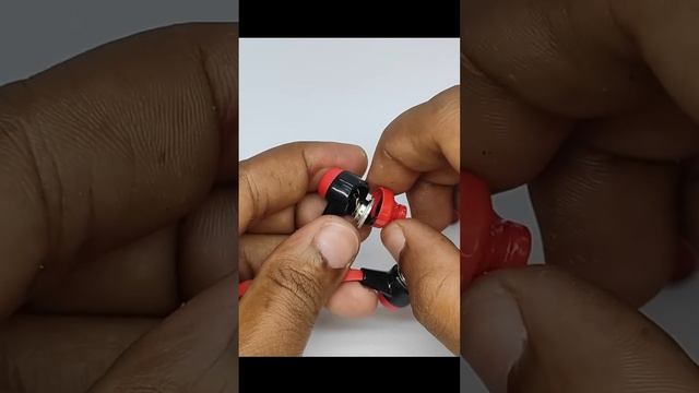 Полезная самоделка из старых наушников. смотреть онлайн