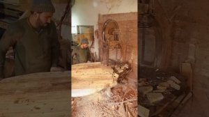 Процесс производства деревянных бобин.