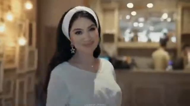 Анора смотреть онлайн