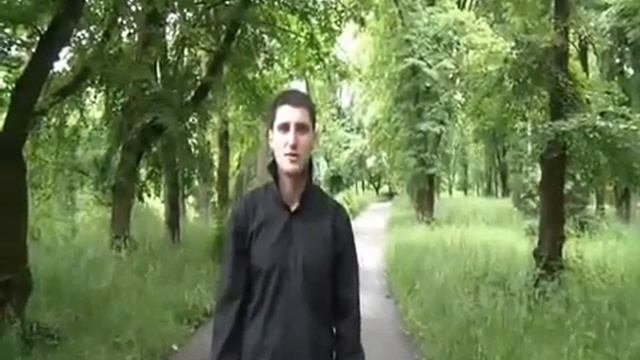 Смотри он около тебя... смотреть онлайн