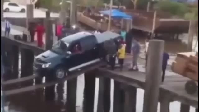 Необычные моменты запечатленные на камеру смотреть онлайн