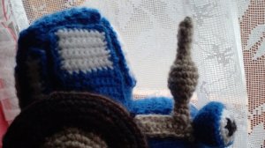 Синий трактор, связанный крючком.    МК Марины Жураховской