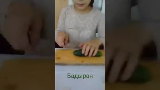 Нууу ооочень вкусный свежий салат и лёгкий ! смотреть онлайн