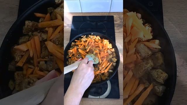 РАССЫПЧАТЫЙ ПЛОВ НА СКОВОРОДЕ🤤 ВКУСНЫЙ И БЫСТРЫЙ РЕЦЕПТ🍛 #рецепты #плов #вкуснаяеда смотреть онлайн