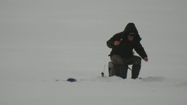 11 декабря Иртыш, рыбаки