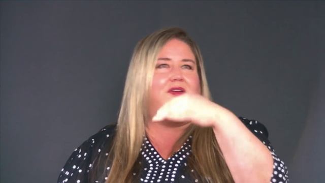 Classic vs. Artistic Photography with Lisa Langell смотреть онлайн