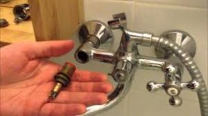 Капает кран: как починить ✔ Смотри и учись!