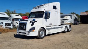 Вольво ВНЛ, Стильный белый ЛЕБЕДЬ. двиг детройт 12.7 500л.с. в продаже.