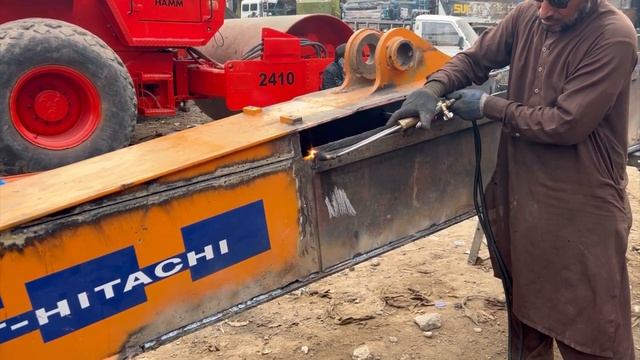 Процесс удлинения стрелы экскаватора на восемнадцать футов. смотреть онлайн