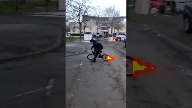 дрифты по льду😎#cold#ice#2024#bike#evening#car#parking#fall# смотреть онлайн