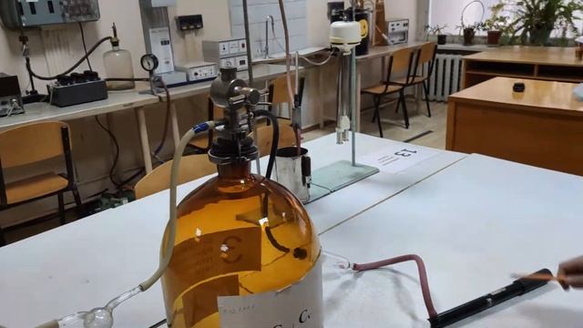Визначення відношення теплоємності газу при постійному тиску та об’ємі методом Клермана-Дезорма смотреть онлайн