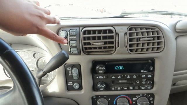 2003 Chevrolet Blazer LS Start up, Walkaround and Vehicle Tour смотреть онлайн
