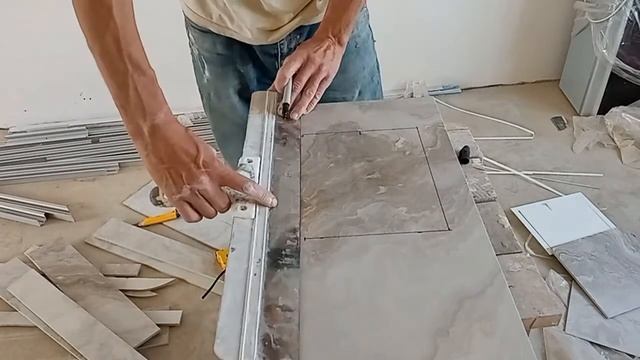 Лючок в плитке из простой дверцы