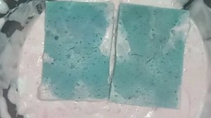 ASMR a mixture of #soapsuds+ water+#powder+Comet #spongesqueeze #rinsing/#губки #пена #полоскание