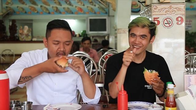 MONSTER SIZE BURGER!!! смотреть онлайн
