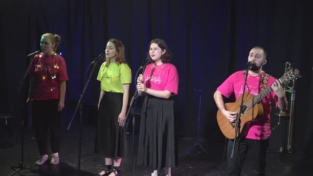 Л.Козлов, А.Рябцева, Я.Гутина, М.Сазонов, М.Жданова - Маленький принц (М.Таривердиев- Н.Добронравов) смотреть онлайн