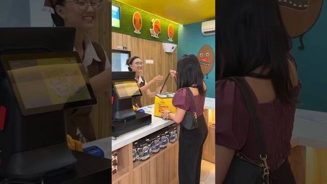 Oleh-oleh sombong sejagat raya #ngeshortsbareng #kulinerbandung смотреть онлайн