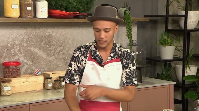 Recipe: Swiss roll bread pudding with citrus meringue | Afternoon Express | 6 December 2022 смотреть онлайн