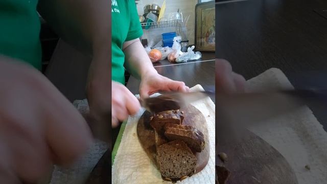 Нет ничего вкуснее домашнего хлеба! Изумительный "Норвежский" с солодом и мёдом #shorts смотреть онлайн