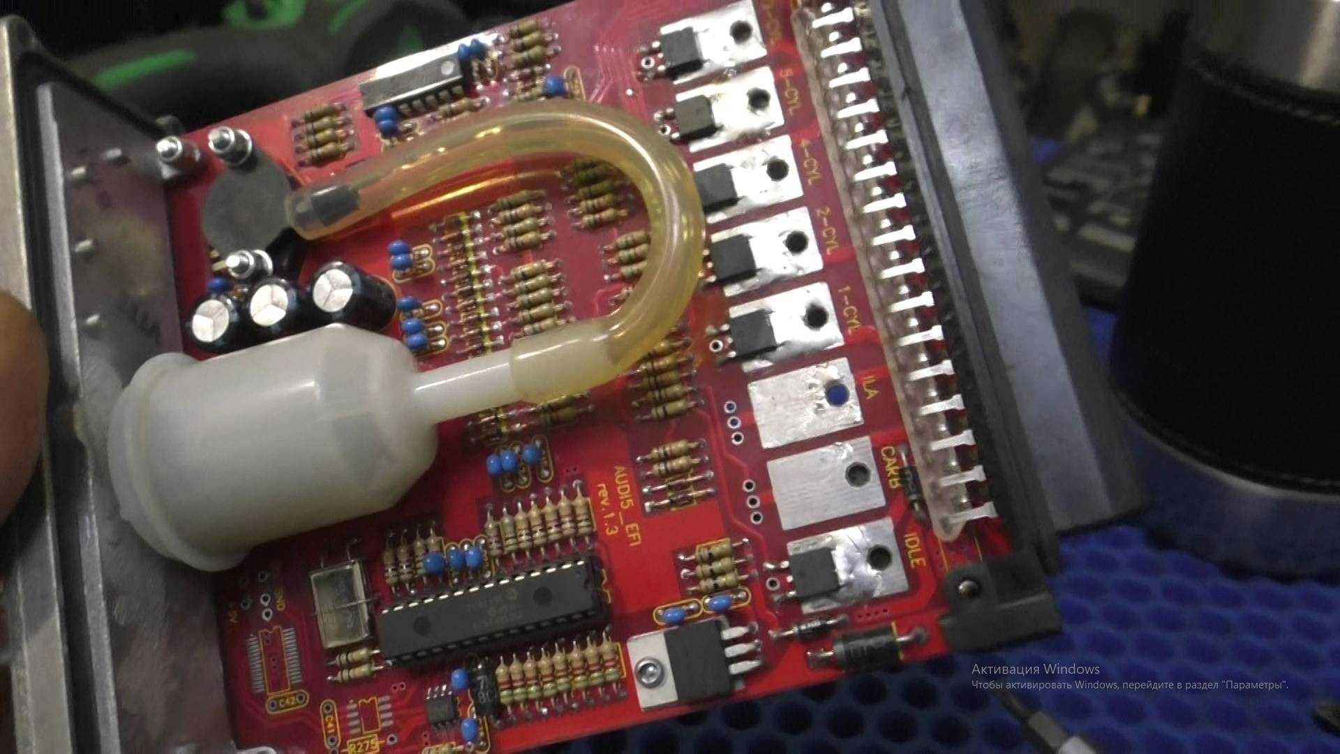 Изломалась АУДИ 100 С4