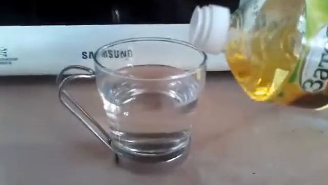 Что будет если в воду добавить масло?????Физический опыт смотреть онлайн