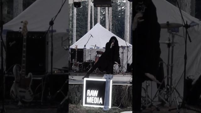 Melekess – Помоги мне (live) | Solar Systo 2022 смотреть онлайн