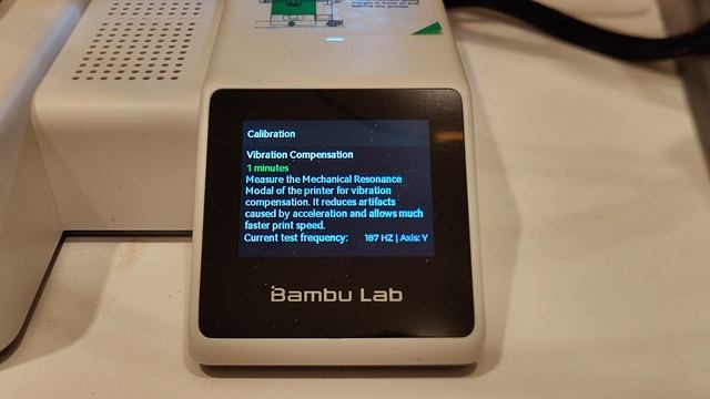 Первое включение и калибровка резонансов на Bambu Lab A1 mini смотреть онлайн